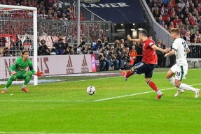 欧博注册 -欧冠赛前再迎强敌，门兴格拉德巴赫内部沟通，主帅态度：球迷炸锅，训练强度明显提升的简单介绍